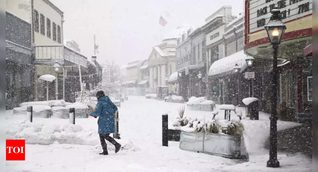 California: To the rooftops: Staggering snowfall in California mountains – Times of India
