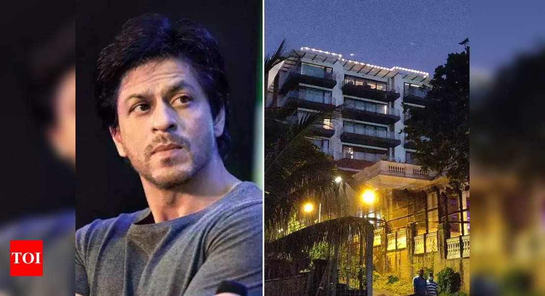 Shah Rukh Khan was not at home when two men trespassed on his bungalow Mannat: details REVEALED – Exclusive – Times of India