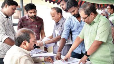 Nearly 2000 apply for inclusion of names in Telangana