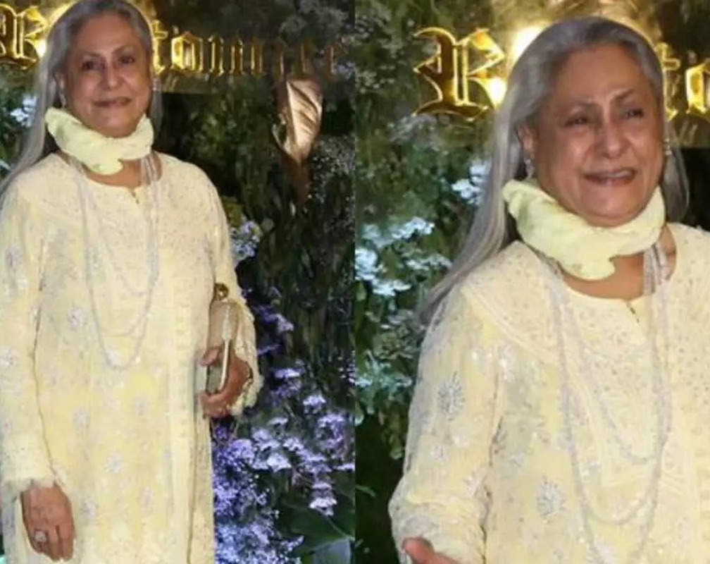 
Jaya Bachchan's cheerful mood around paparazzi at an event shocks netizens: Aaj gharwale samjha k bheje honge ki behave well outside
