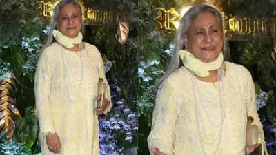 Jaya Bachchan's cheerful mood around paparazzi at an event shocks netizens: Aaj gharwale samjha k bheje honge ki behave well outside
