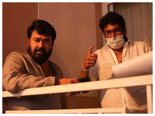 Alone Movie Review: How Did Someone Convince Mohanlal To Join This Circus  Of A Film Is The Real Mystery