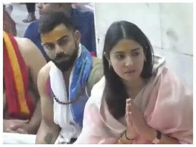 Video: Anushka-Virat perform Jalabhishek