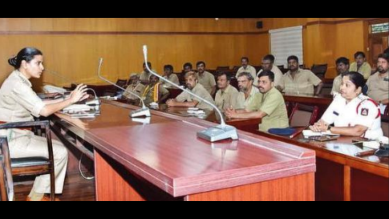 Dcp (traffic) Directs Auto Drivers In Mys To Follow Rules, Wear Uniform |  Mysuru News - Times of India