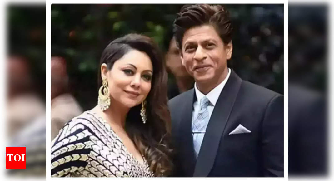 See throwback video: When Shah Rukh Khan used to sing Gori Tera Gaon Bada Pyara to woo Gauri, revealed she used to get irritated – Times of India