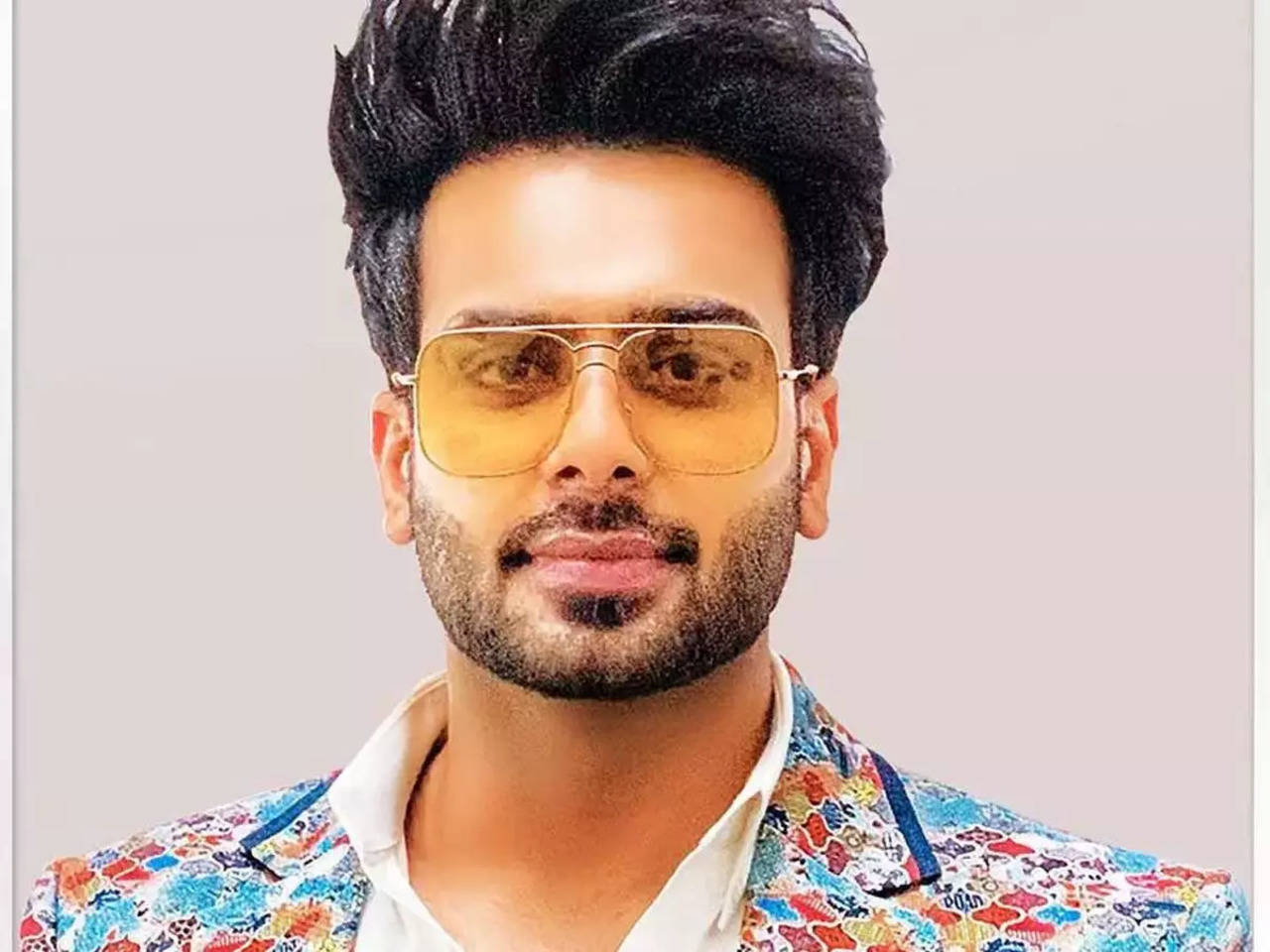 Celebrity Hairstyle of Mankirt Aulakh from Vail single 2020  Charmboard