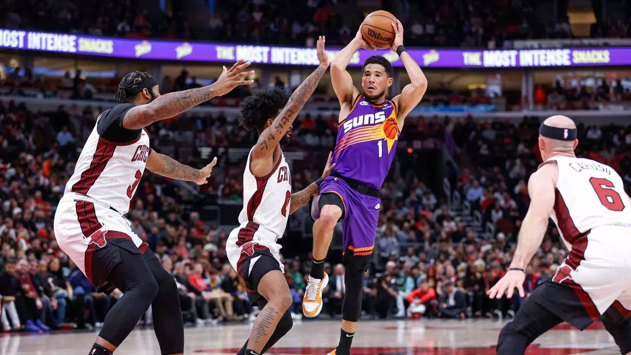 Devin Booker leads Phoenix Suns' comfortable win over Chicago