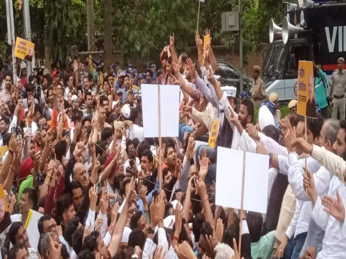 Excise Scam Case Live Updates: Delhi court reserves order on CBI plea  seeking 3 more days of Manish Sisodia's custody - The Times of India