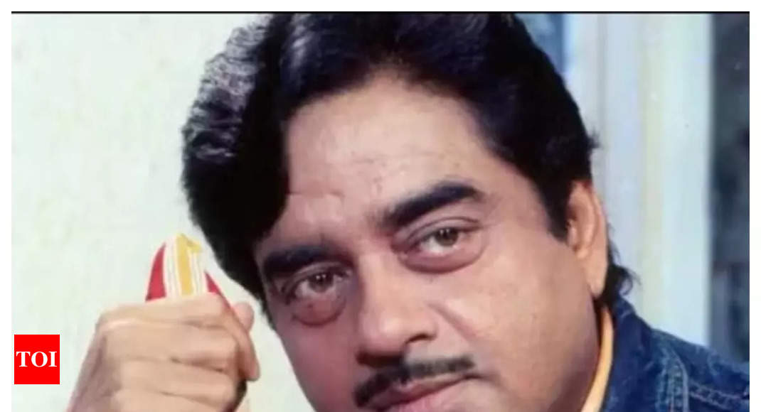 Shatrughan Sinha reveals how Dev Anand stopped him from getting a plastic  surgery done for a scar on his face | Hindi Movie News - Times of India