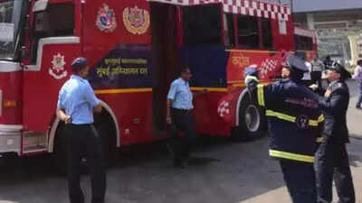 Senior citizen rescued from 22nd floor of Mumbai skyscraper