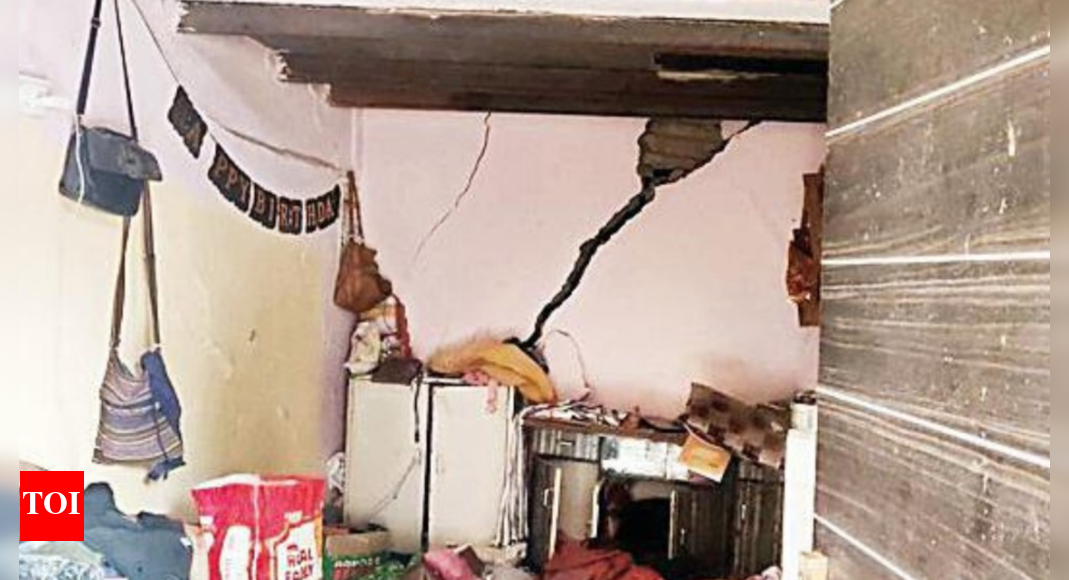 महाराष्ट्र के डोम्बिवली में इमारत में दरारें, 250 परिवारों को किया गया शिफ्ट |  ठाणे समाचार – टाइम्स ऑफ इंडिया