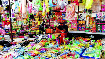 Prayagraj markets buzzing with Holi shopping