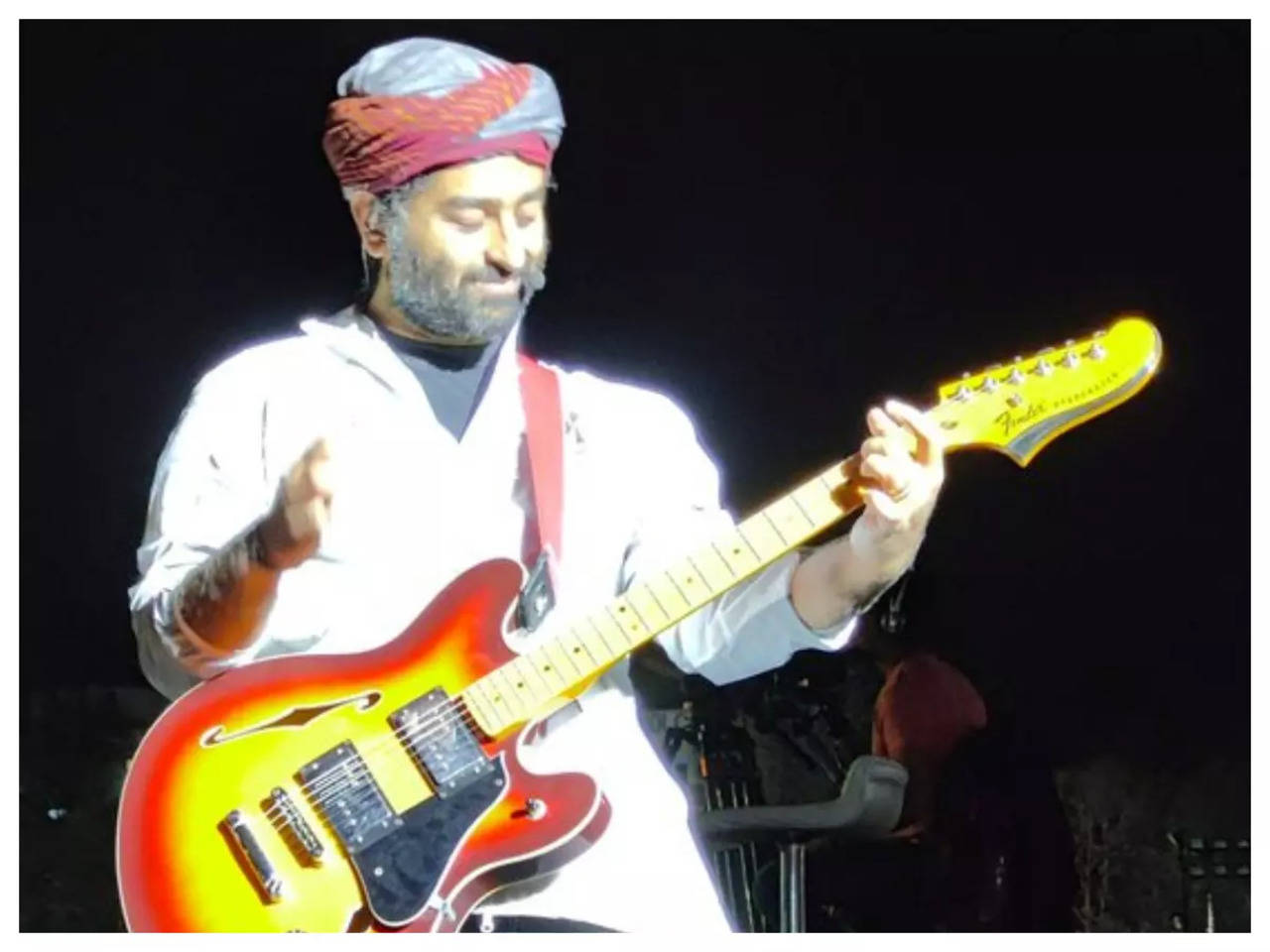Arijit Singh sings Kantara song Varaha Roopam in Bengaluru concert, gives fans a sweet surprise Kannada Movie News