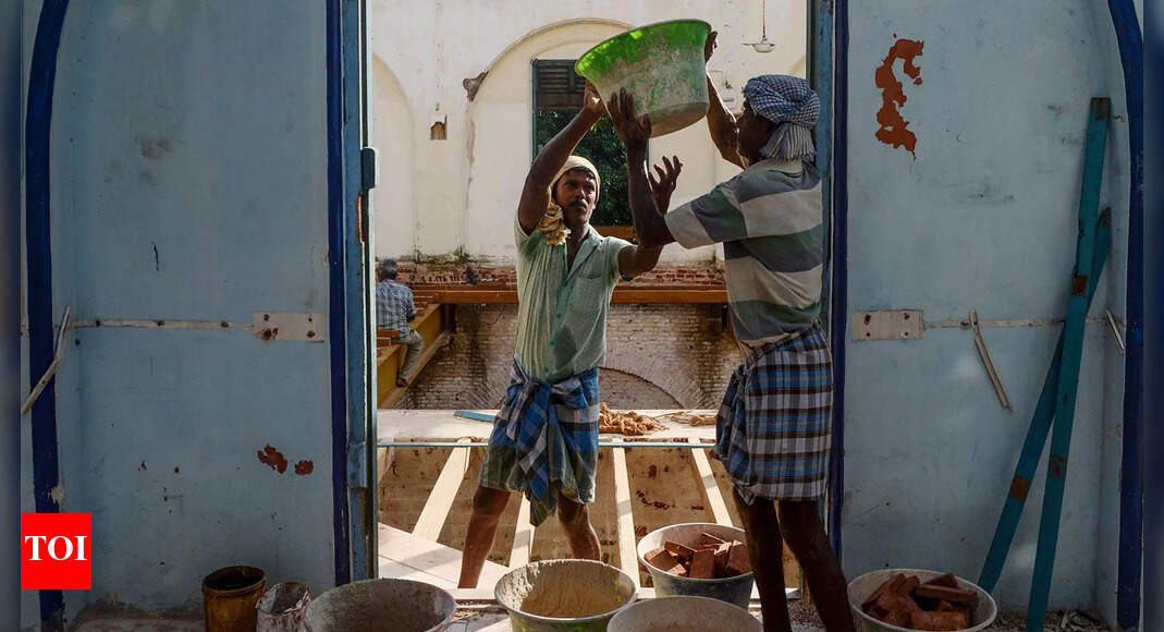 Why law couldn't help migrant workers fleeing Tamil Nadu | India News ...