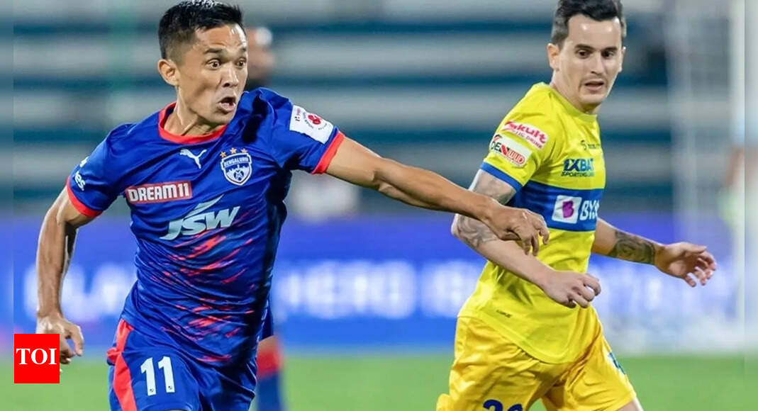 Kerala Blasters' protest against referee's decision in controversial