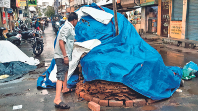 On Holi, Gujarat reels under wet weather
