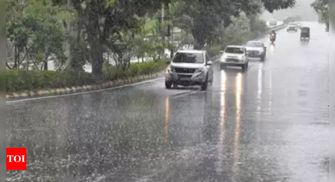 Thunderstorm with moderate spells of rain expected in Mumbai, Pune ...