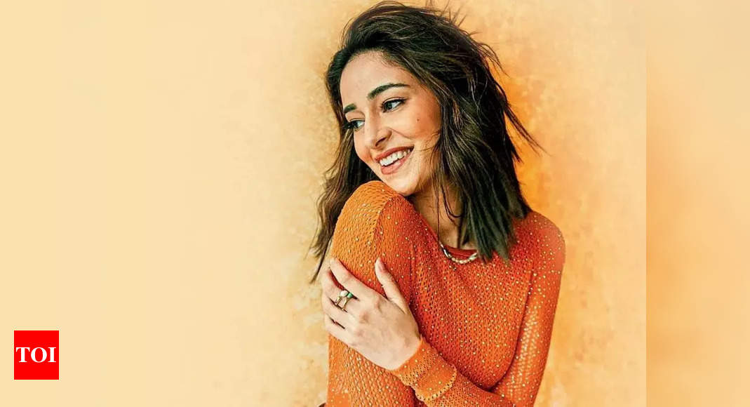 Ananya Panday drops a gorgeous picture in yellow in ‘Dream Girl 2’ look and sends Holi wishes, Shweta Bachchan Nanda reacts – Pic inside – Times of India