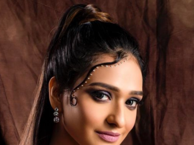 Aishwarya Khare’s off-screen glam looks