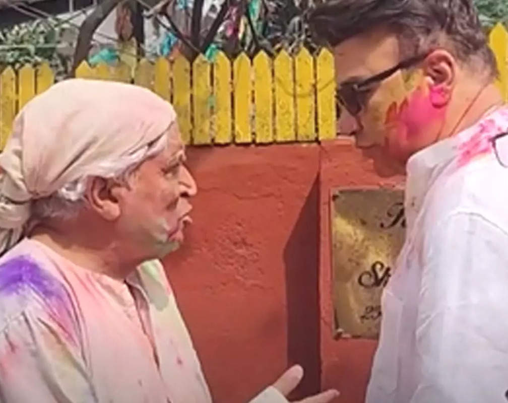 
Watch: Colour-drenched Javed Akhtar papped in jovial mood at Shabana Azmi’s Holi party
