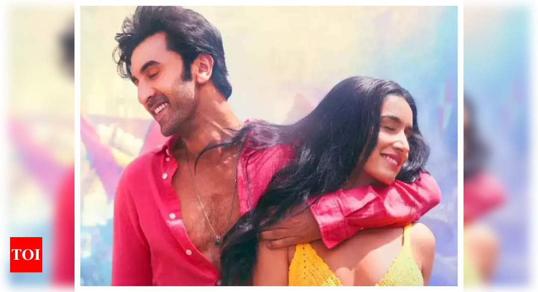 Tu Jhoothi Main Makkaar movie review and release LIVE updates: Kartik Aaryan’s terrific cameo works like a booster  – The Times of India