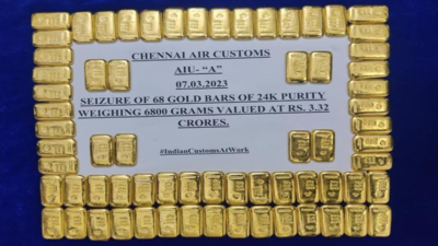 6.8 kg of gold seized from two passengers at Chennai airport