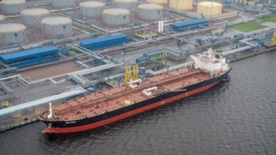 Ukraine war: India's oil deals with Russia dent decades-old dollar dominance