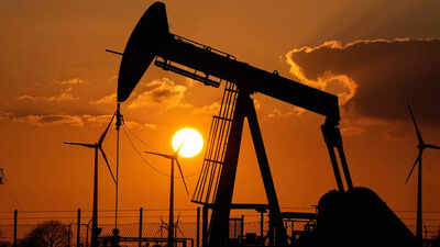 Ukraine war: India's oil deals with Russia dent decades-old dollar dominance