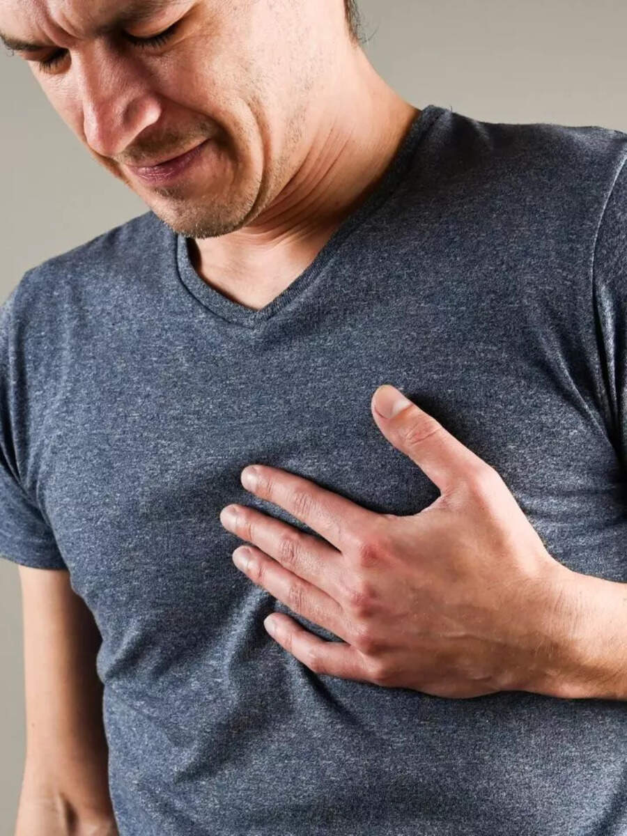 High cholesterol: Silent signs of fatty deposits in artery walls