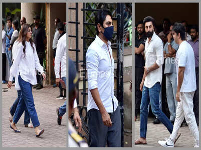 Javed, Anupam at Satish's residence