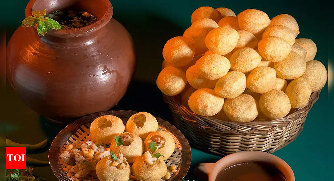 This 21-year-old BTech graduate is selling Pani Puri in Delhi and people  are going crazy - Times of India