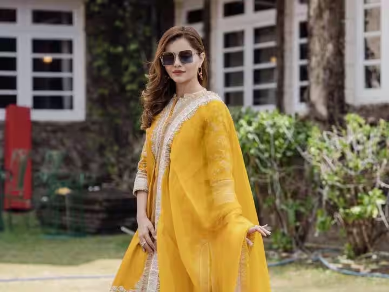 Rubina Dilaik wore a Rs 35k worth chanderi silk suit for sister Jyotika's  Haldi ceremony; see pics - Times of India