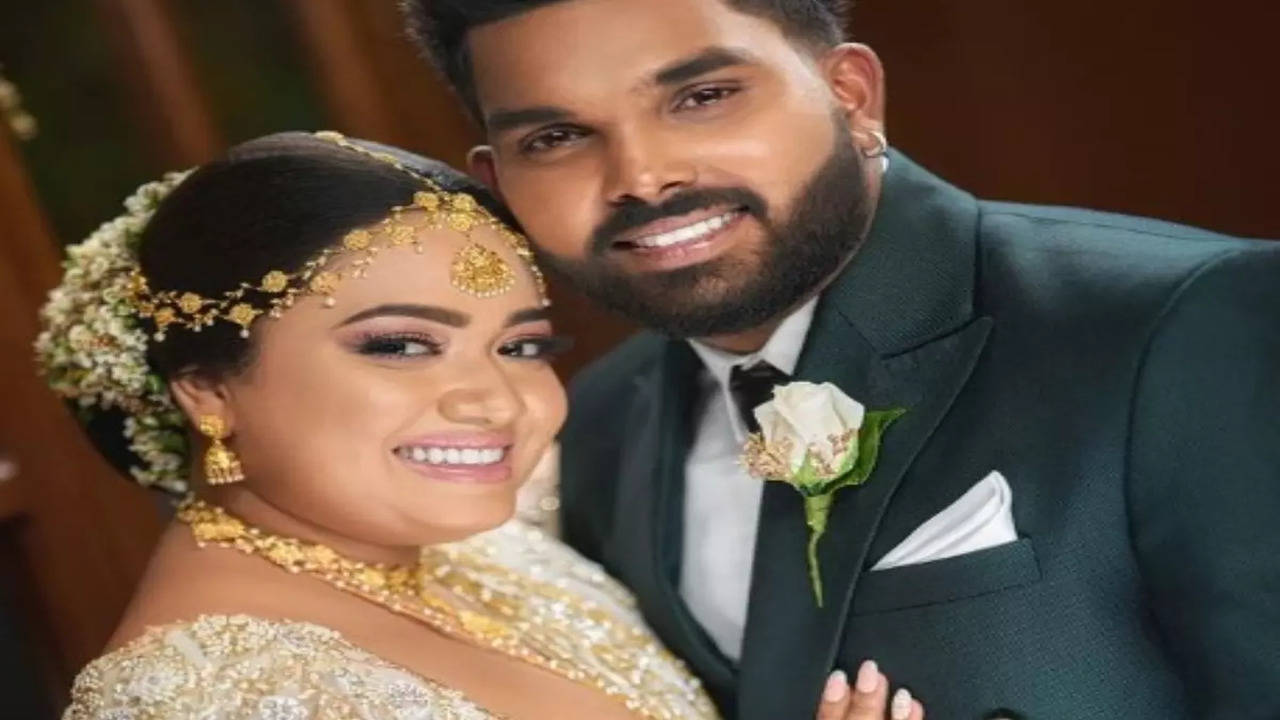 Sri Lankan cricketer Wanindu Hasaranga gets married to his long-time  girlfriend, see pictures here! - Times of India