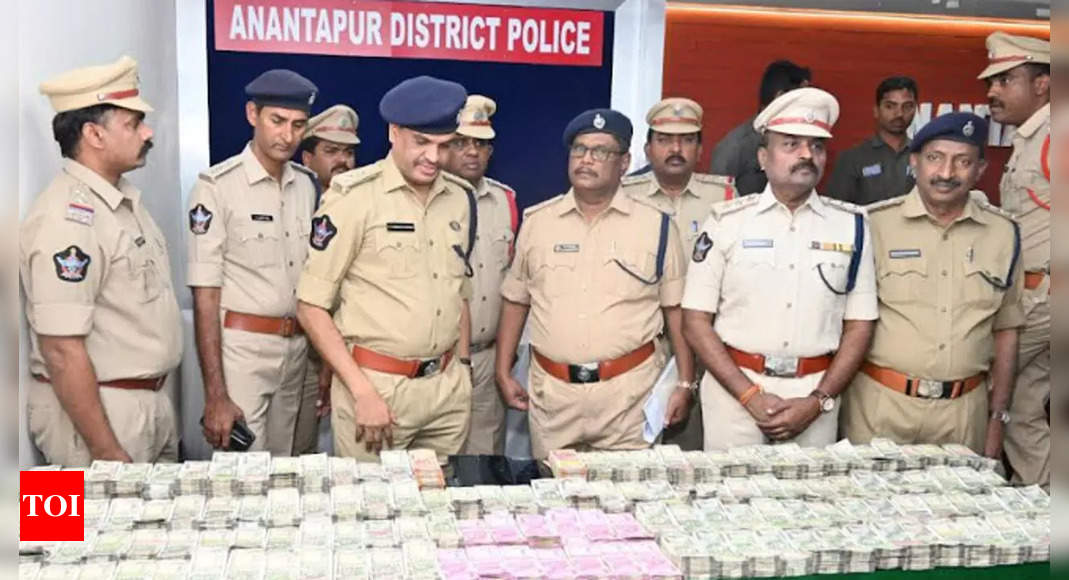 Anantapur Police Busts Gang Involved In Targeting Hawala Cash Recovers Rs 189 Crore 2553