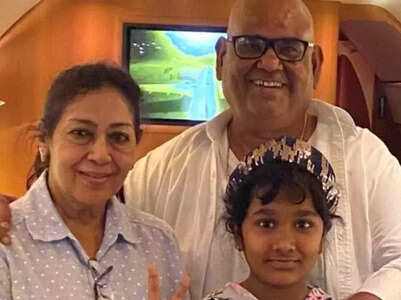 Satish's cherished moments with wife, daughter