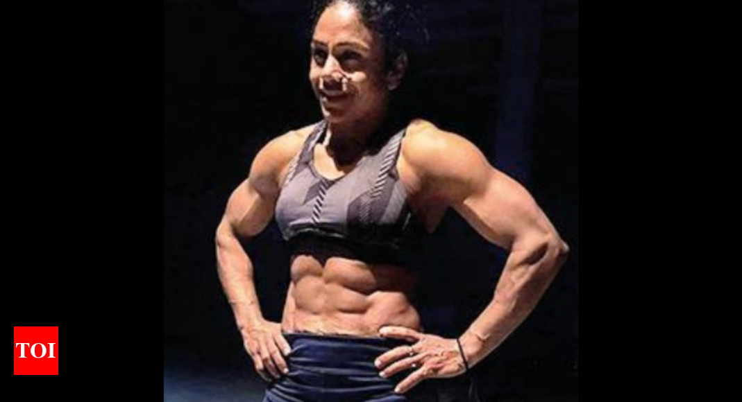 Is this possible to have such pecs for women who is she : r/bodybuildingpics