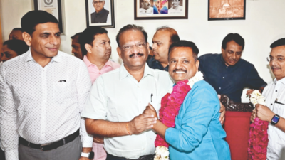 Rathod: Nilesh Rathod Is New City Mayor For Next Six Months | Vadodara ...