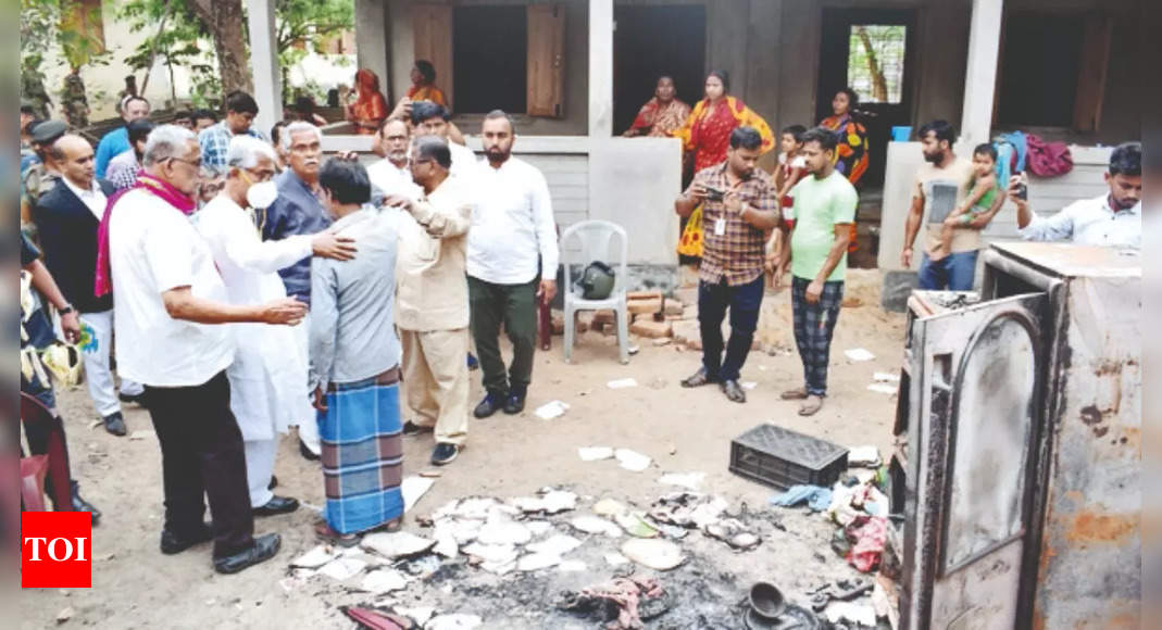 Congress:  INC-Left front delegation attacked in Tripura: 3 people arrested; Vijayan and Venugopal hit out | India News – Times of India