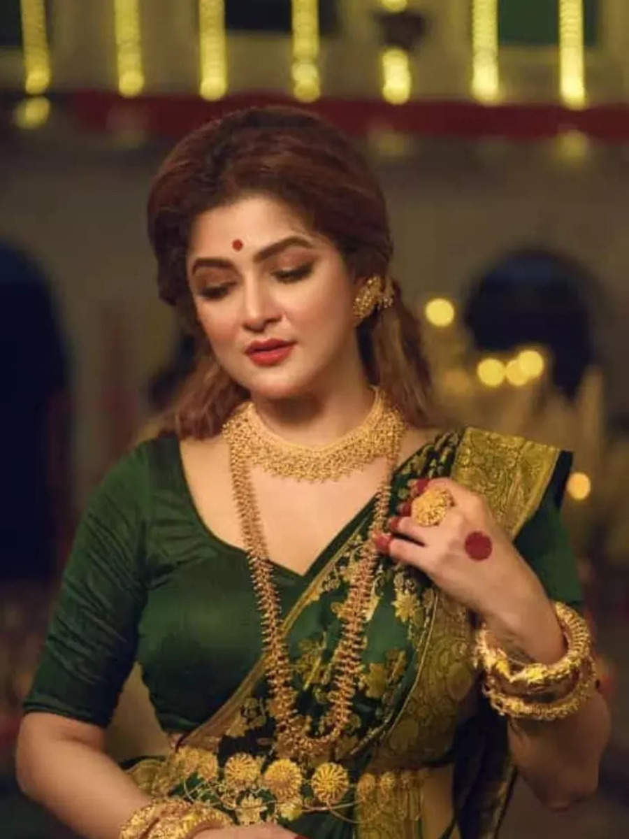 10 Best Saree Looks Of Srabanti Chatterjee Times Of India