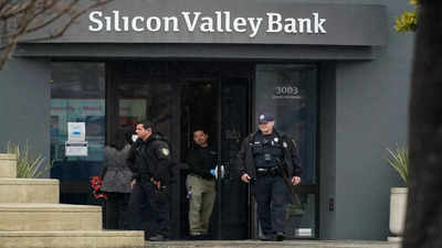 A day before collapse, Silicon Valley Bank depositors, investors tried to pull $42 billion