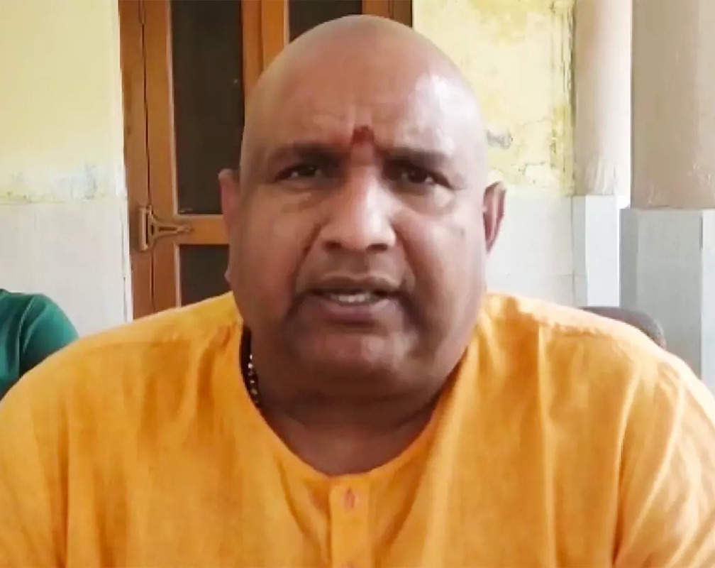 
Those who attack cows, temples will be lynched: Swami Anand Swaroop
