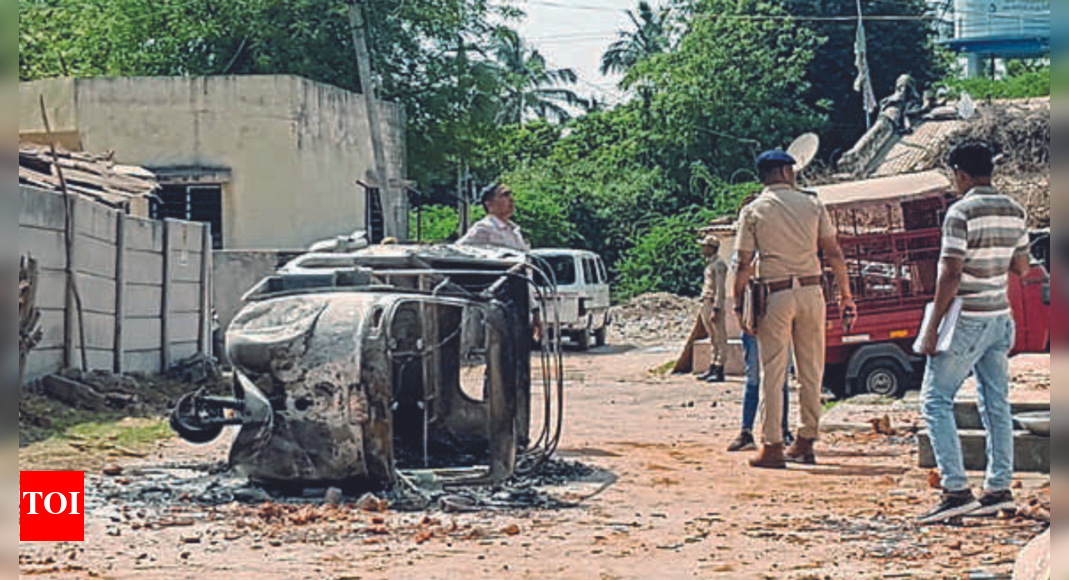 Fight over crackers sparks communal riot near Vadodara | Vadodara News ...
