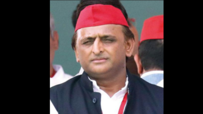 Akhilesh pitching for third front sans Cong for LS polls?