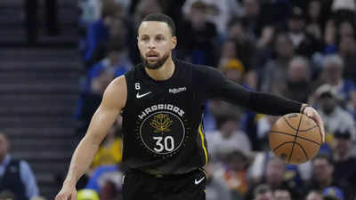 NBA: Stephen Curry's heroics propel Warriors past Bucks