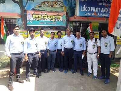 No cell phones in running rooms, loco pilots protest