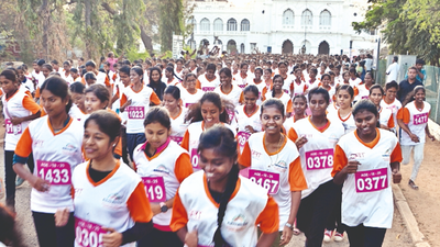 1,900 women take part in 5km marathon held to promote fitness