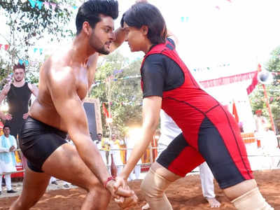 Ashi Singh is leaving no stone unturned for the wrestling match in 'Meet'