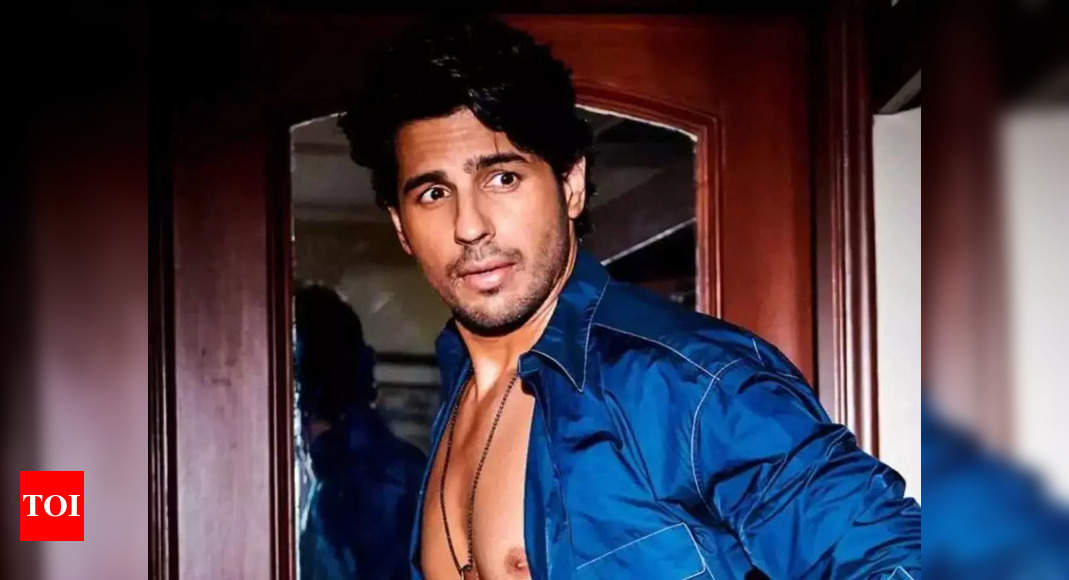 Sidharth Malhotra termed as rude and angry after he refused to react on Naatu Naatu, The Elephant Whisperers’ Oscars win, fans come to his rescue – Times of India