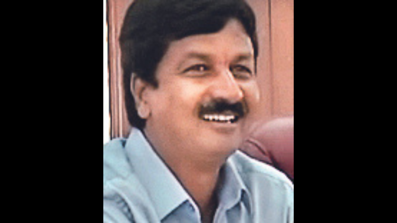 DK Shivakumar blackmailing MLAs with sex CDs, says Ramesh Jarkiholi Bengaluru News