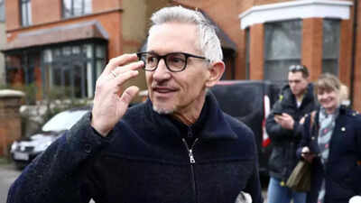 BBC seeks to end tweet row, brings Lineker back